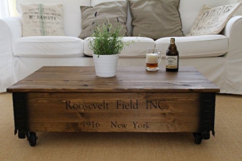 Uncle Joe´s Couchtisch Roosevelt Truhentisch Truhe im Vintage Shabby chic Style aus Massiv-Holz in braun mit Stauraum und Deckel Holzkiste Beistelltisch Landhaus Wohnzimmertisch Holztisch nussbaum